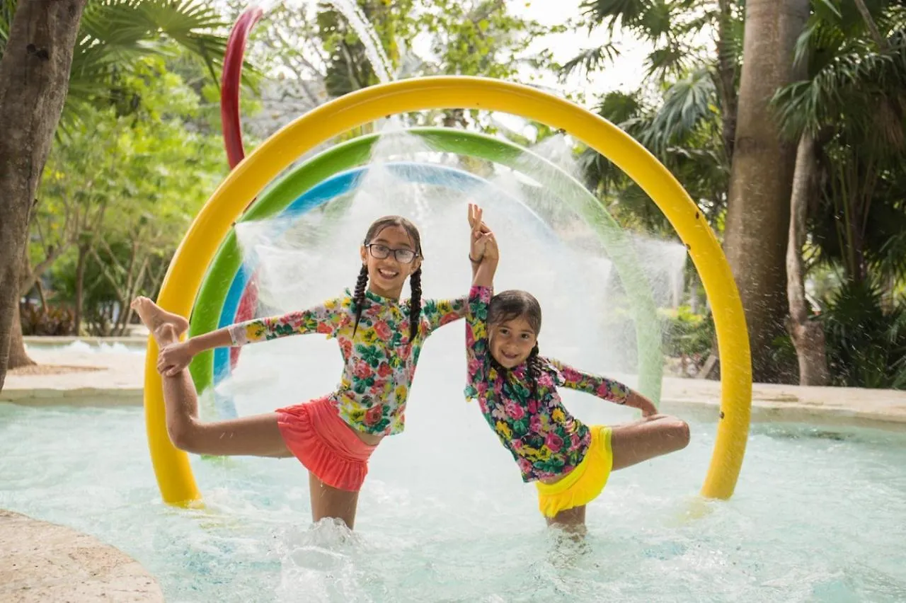 Sunscape Akumal Beach Resort & Spa 4*,