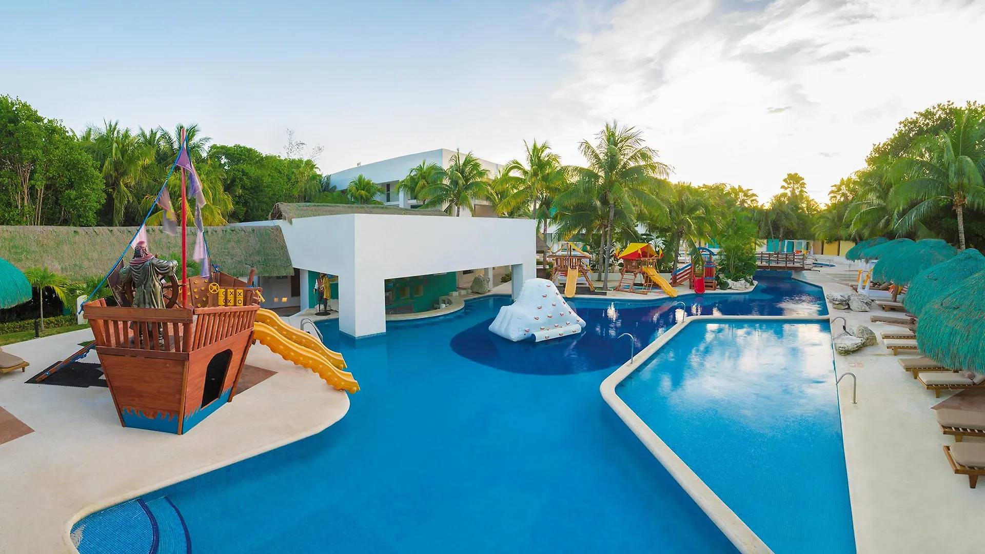 Sunscape Akumal Beach Resort & Spa